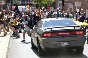 فیلم حمله خودرو به معترضان در ایالت ویرجینیای آمریکا